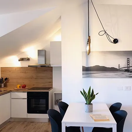 Petrarca Super Attico *