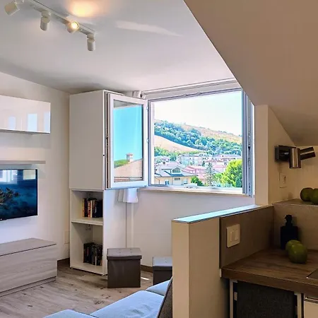 Petrarca Super Attico * Porto San Giorgio