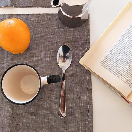 Petrarca Super Attico