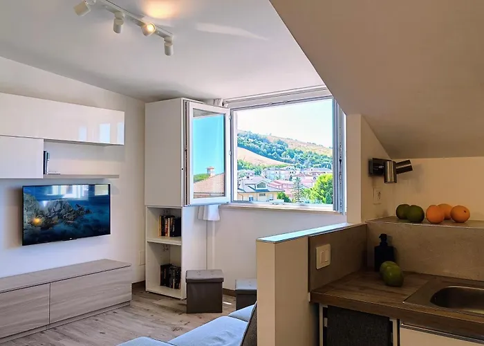 Petrarca Super Attico * Porto San Giorgio